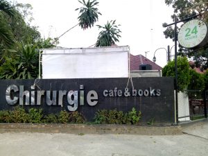 tempat makan 24 jam di Kota Medan, Chirurgie Cafe & Books