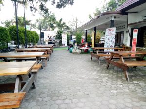 tempat makan 24 jam di Kota Medan, Chirurgie cafe & books