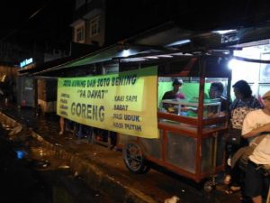 Soto Kuning Pak Dayat, kuliner Suryakencana Bogor