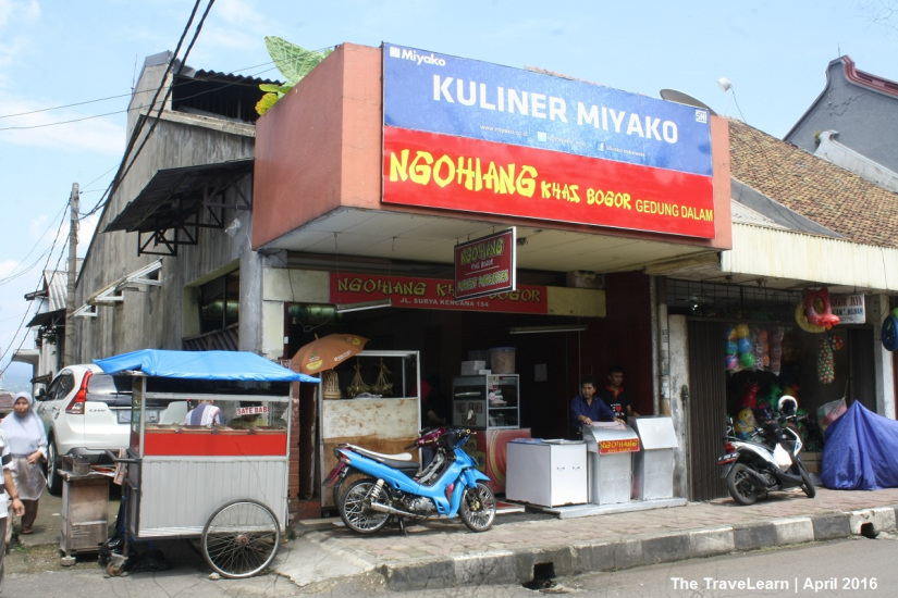 Ngohiong Enak di Bogor yang SUPER Recommended & Bikin Ngiler!