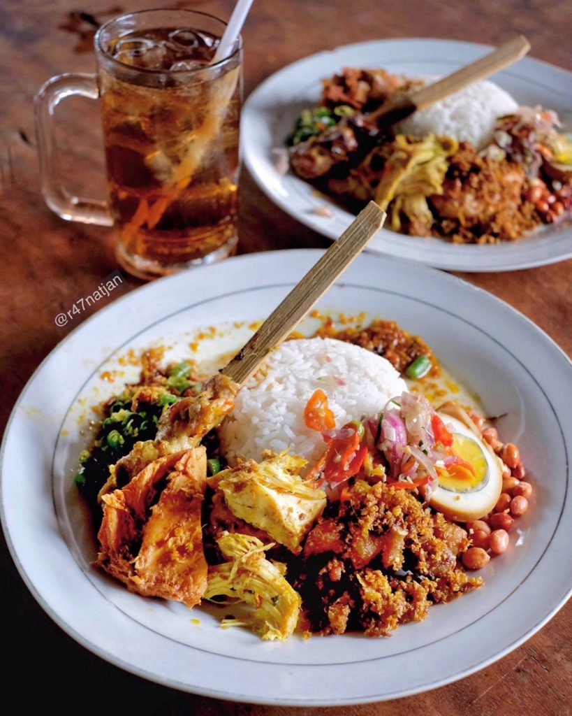 Warung nasi ayam bu oki Bali, Cari Makan Aja