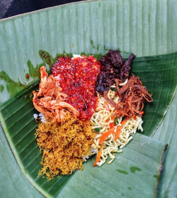 Nasi Jinggo, Street food di Bali, Carimakanaja.com (Sumber: idntimes.com)